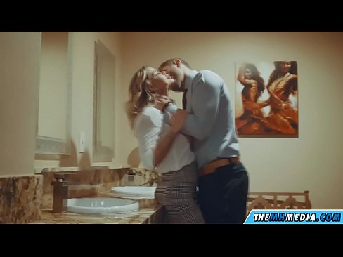 ❤️ Quan una rossa tetona et sedueix en un lavabo públic ️❌ Vídeo sexual al porno ca.amourpassionfever.ru ❤